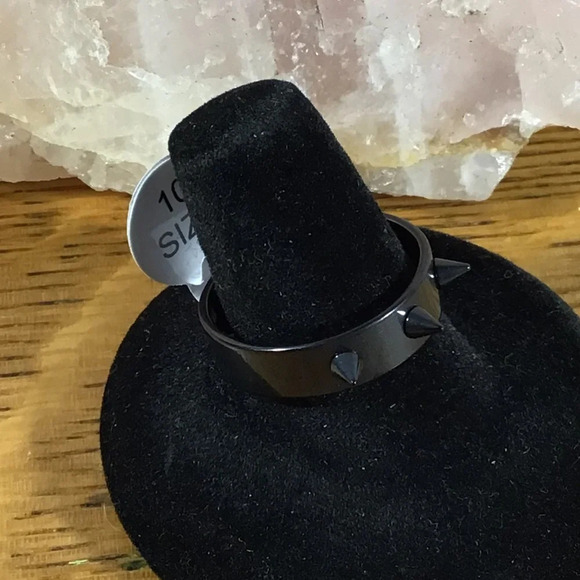 Black Stainless Steel Triple Spike Band Ring - Picture 2 of 6
